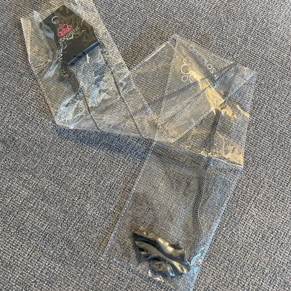 Long Gunmetal Leaf Necklace and Earrings Set - Picture 4 of 4